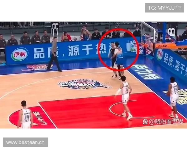 篮球规则中投篮犯规的具体判定标准与罚球执行细节详解